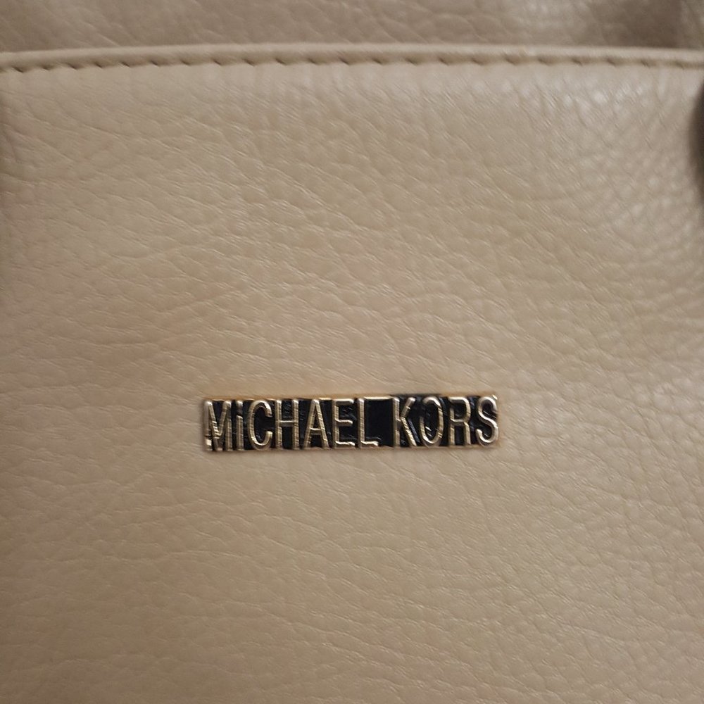 Women's MICHAEL KORS Large Luggage Beige Leather Satchel Bag Tote Handbag - Picture 8 of 16